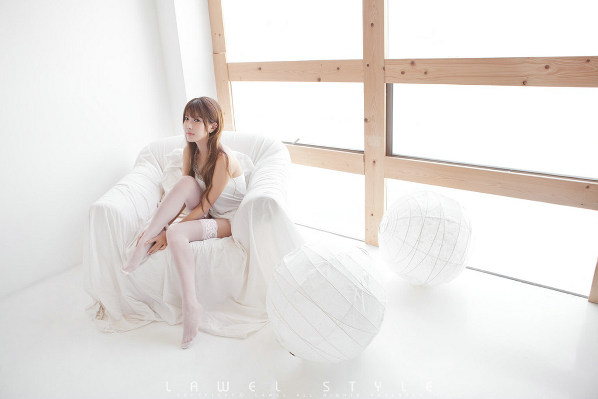 [网络收集]  韩国MODEL许允美--天使一样，可爱白丝